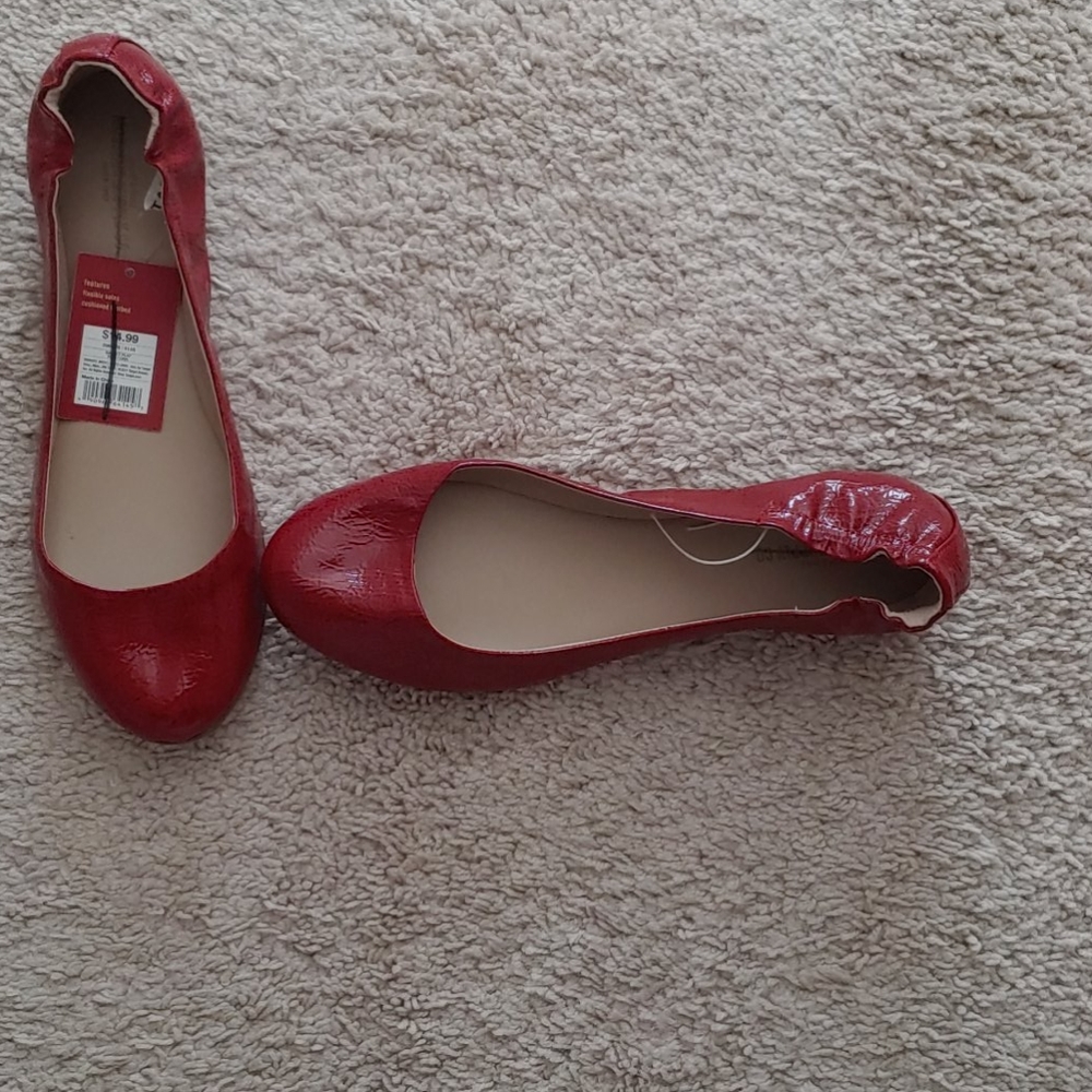 Patent red flats
